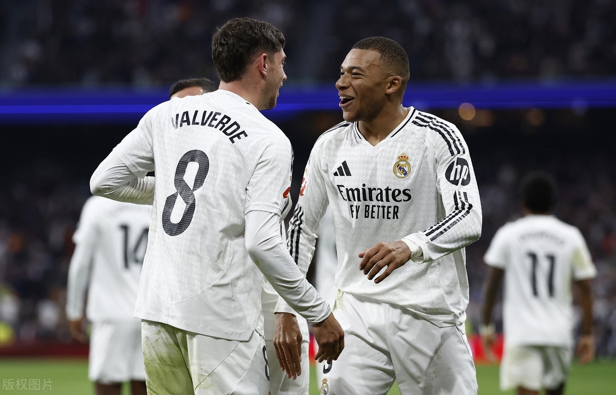 皇马大胜,小组领先优势明显 皇马大胜,小组领先优势明显