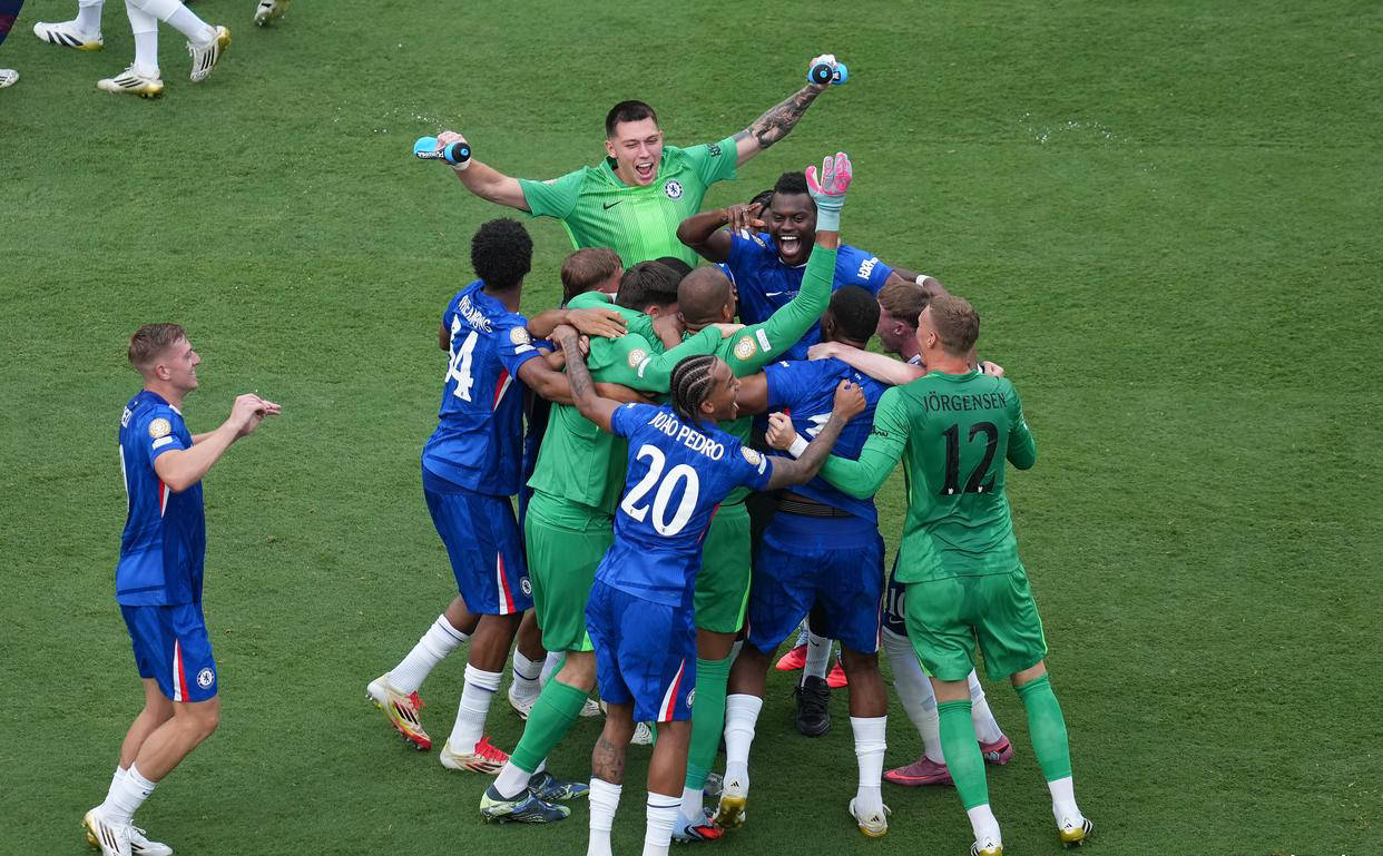 切尔西主场大胜，巩固领先地位