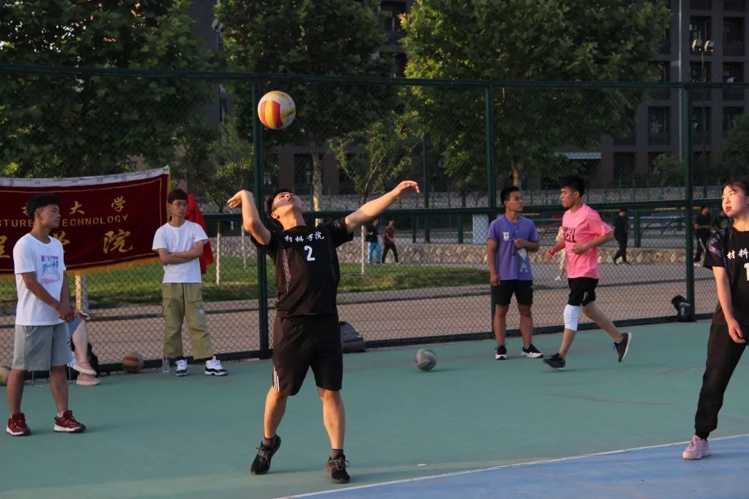 米兰体育培训-输赢不在乎，参赛选手展现顽强斗志