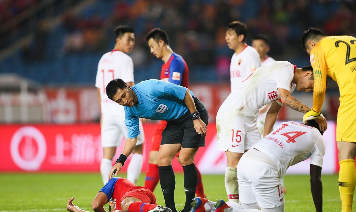 米兰体育娱乐-重庆斯威攻坚克敌，天津泰达力争逆袭突围的简单介绍