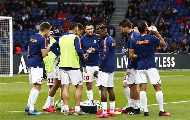 包含蒙彼利埃主场遭遇逆转，保级之路曲折的词条