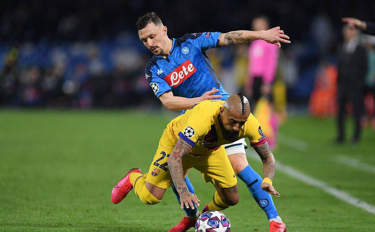 那不勒斯队在主场战胜博洛尼亚