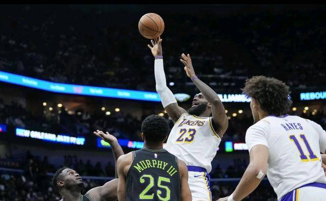 湖人队客场大胜晋级季后赛！